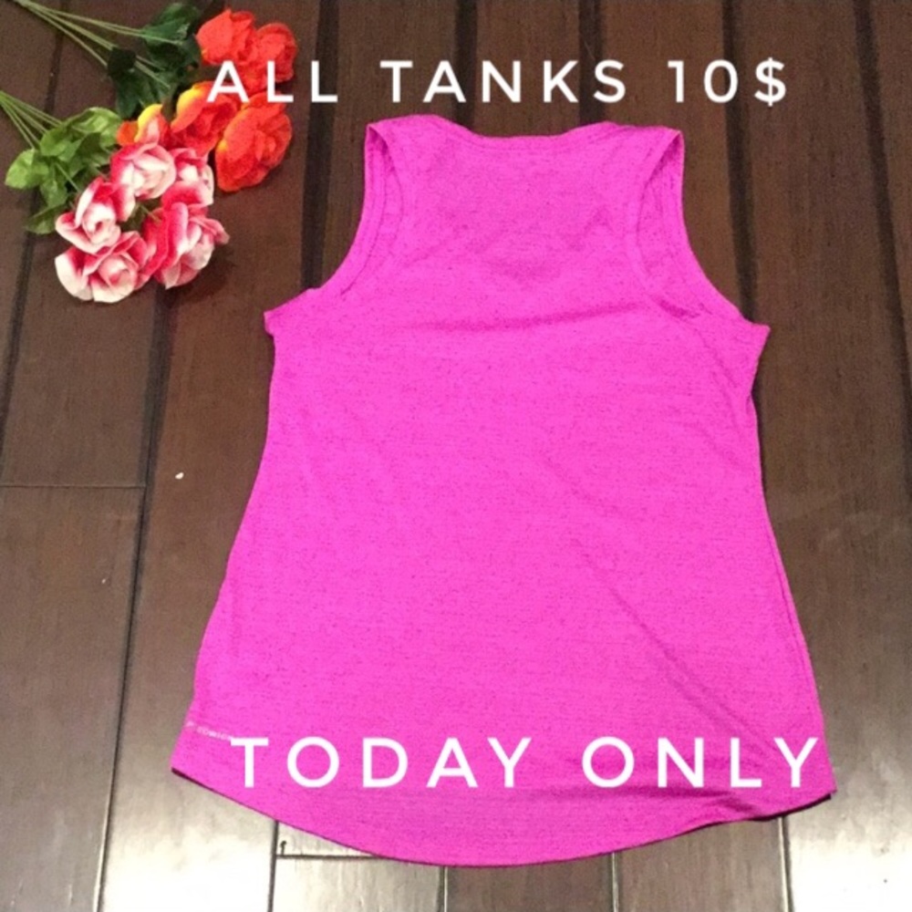Reebok tank